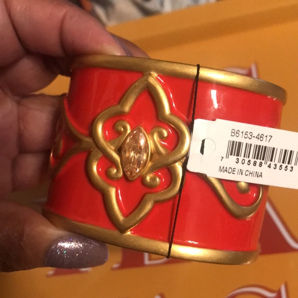 New Scarlet Red Open Cuff Bracelet Gem Center Gold Tone Scrolls By Carolee Lux - Picture 13 of 13